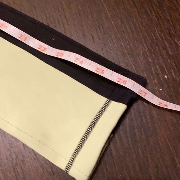 Lululemon Capri size 4 reversible - Picture 4 of 9